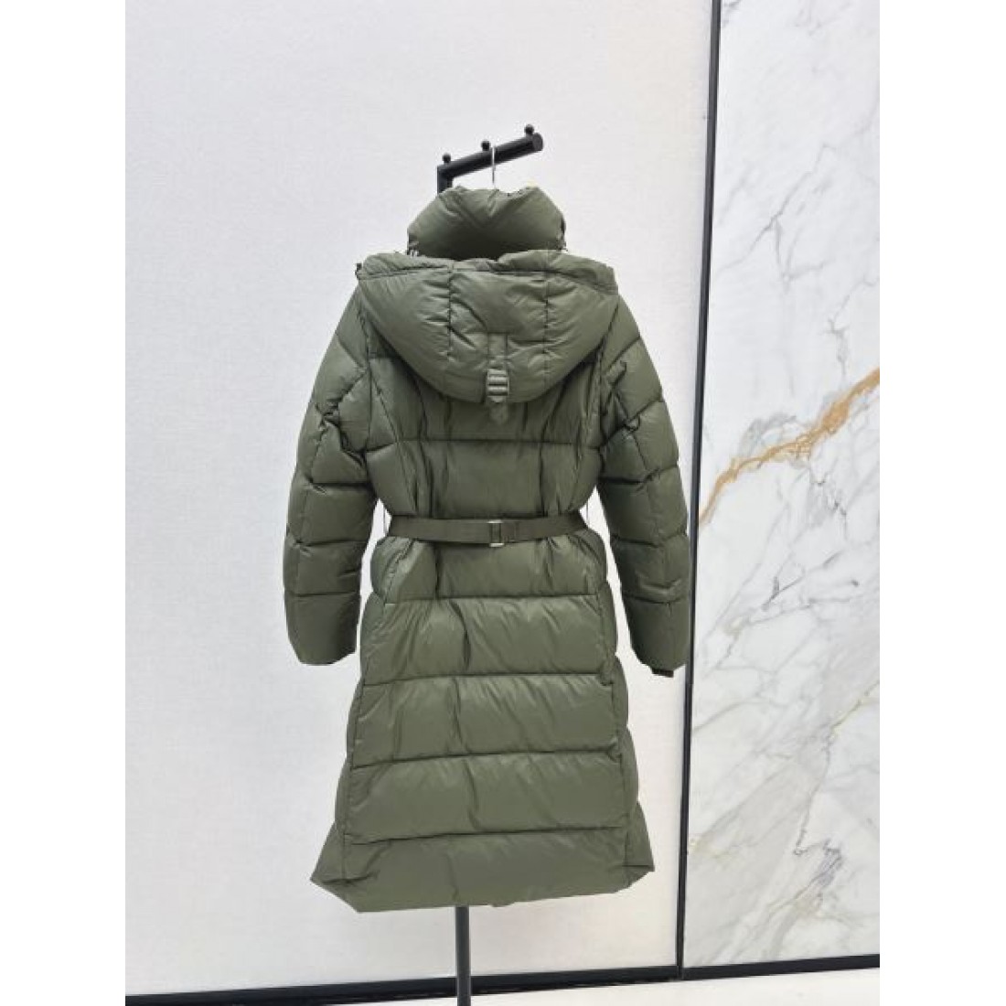 上品 モダン バーバリー BURBERRY コピー ダウンジャケット 高級 洗練