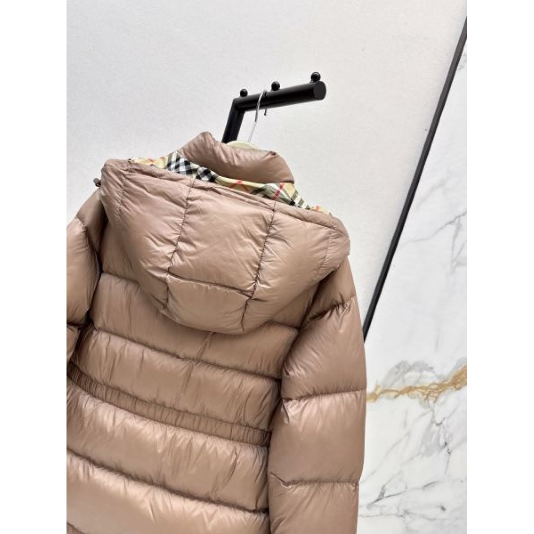 ラグジュアリー 洗練 バーバリー BURBERRY コピー ダウンジャケット エレガント 上品