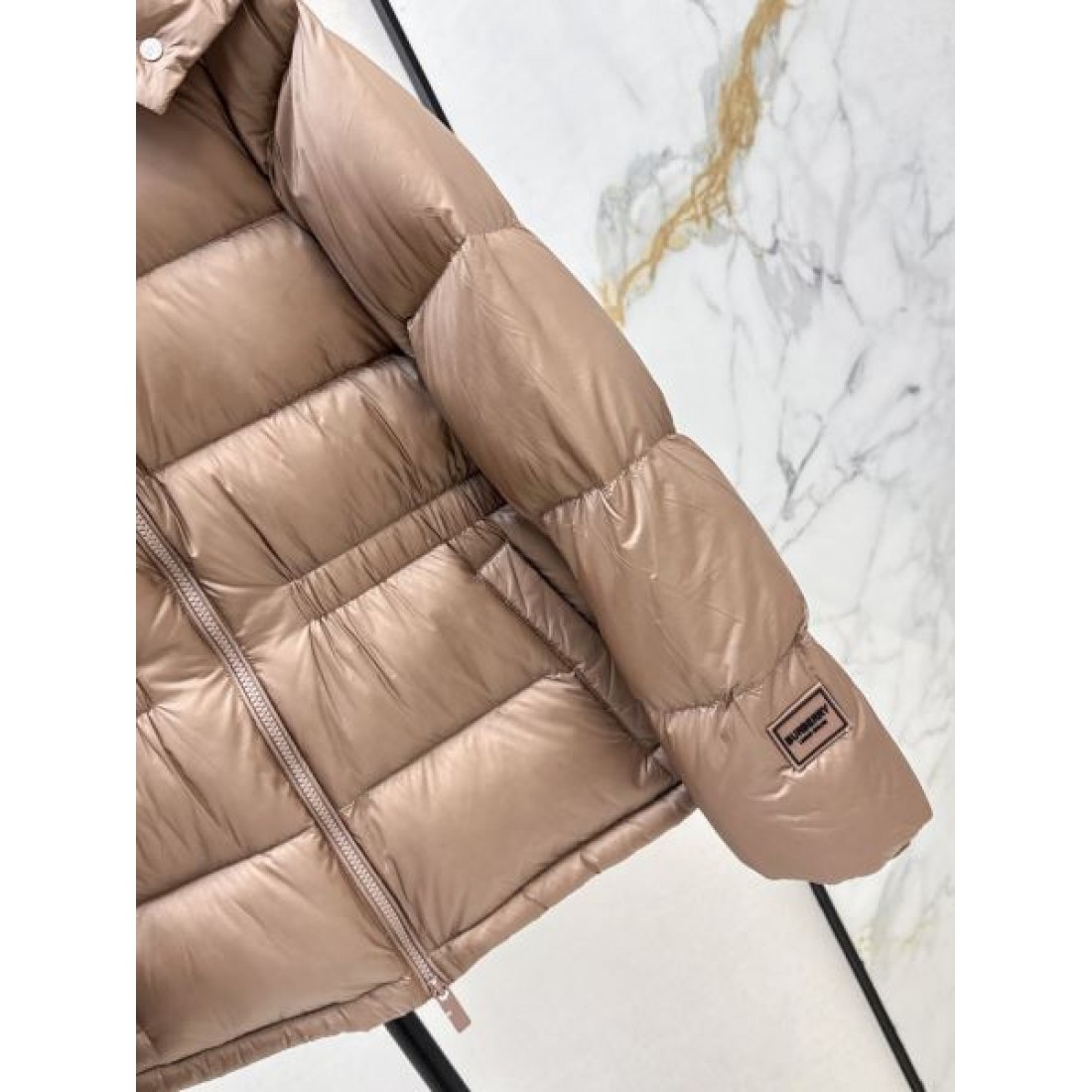 ラグジュアリー 洗練 バーバリー BURBERRY コピー ダウンジャケット エレガント 上品