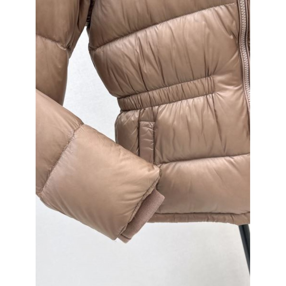 ラグジュアリー 洗練 バーバリー BURBERRY コピー ダウンジャケット エレガント 上品