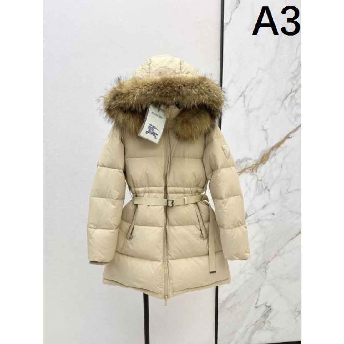 上質 クラシック バーバリー BURBERRY コピー ダウンジャケット 高級感 モダン