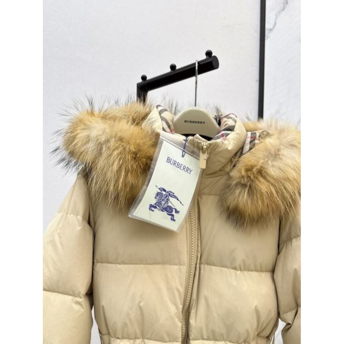 上質 クラシック バーバリー BURBERRY コピー ダウンジャケット 高級感 モダン