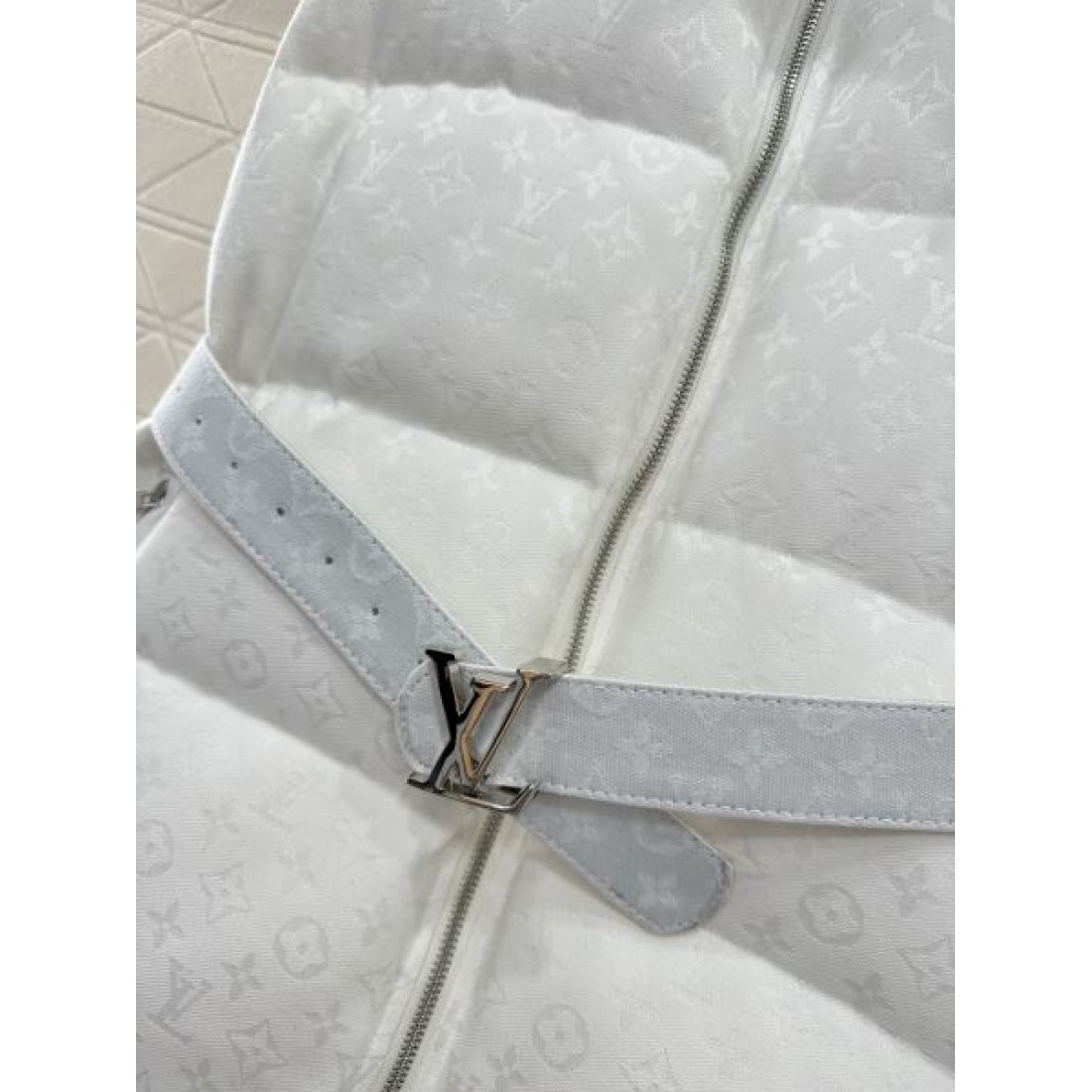 魅力的 プレミアム ルイヴィトン LOUIS VUITTON コピー ダウンジャケット 上品 エレガント