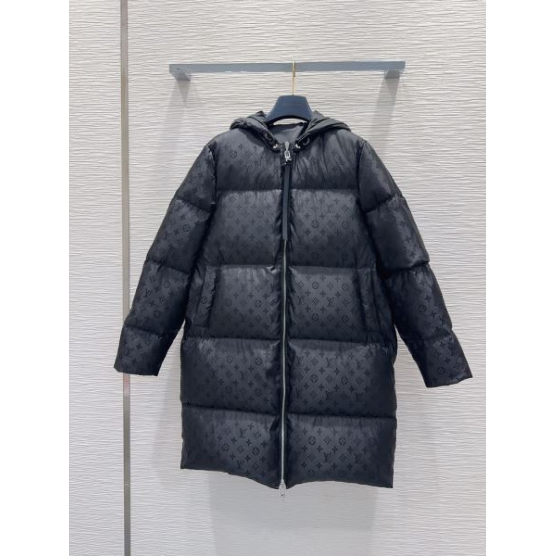 高機能 大人向け 高耐久 ルイヴィトン LOUIS VUITTON コピー ダウンジャケット 限定デザイン