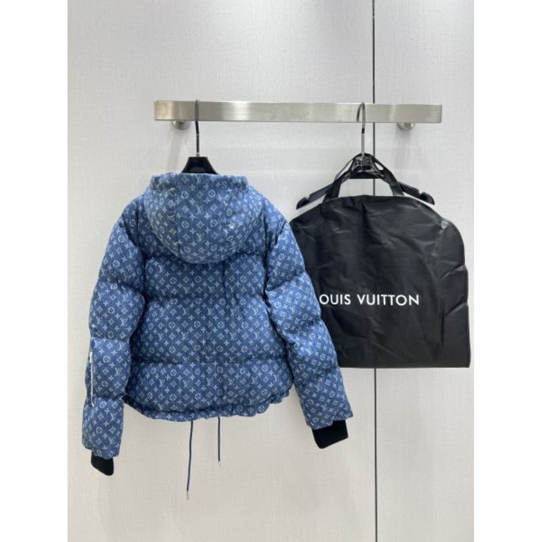 モード感 洗練 上質 ルイヴィトン LOUIS VUITTON コピー ダウンジャケット 特別モデル