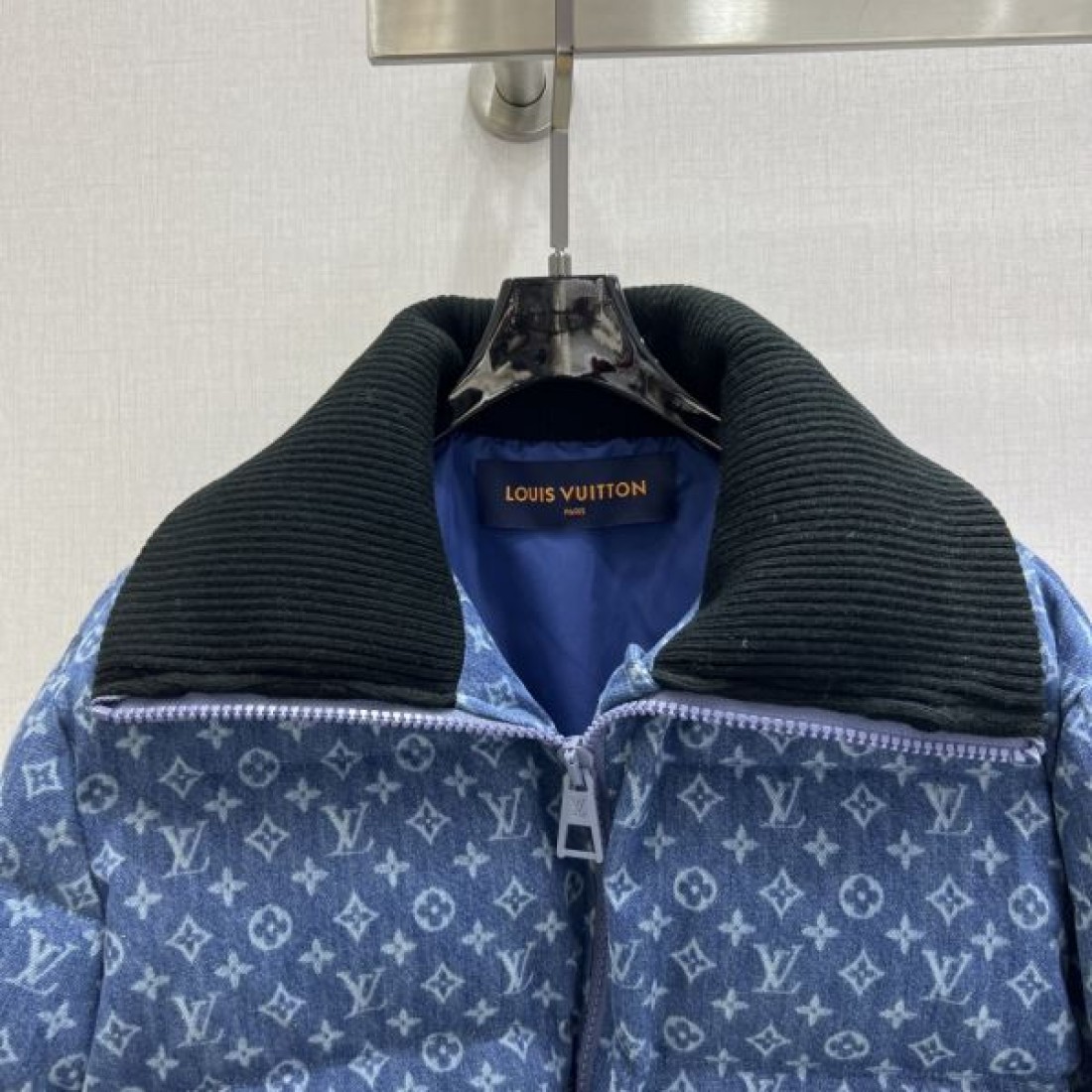 ラグジュアリー 高級感 洗練 ルイヴィトン LOUIS VUITTON コピー ダウンジャケット 最新作