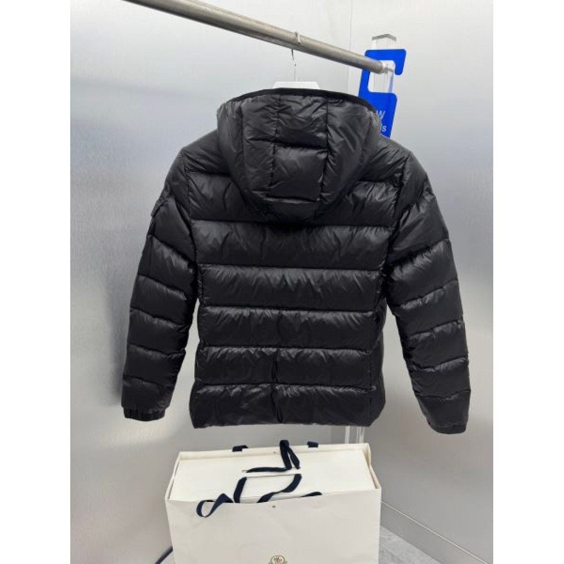 クラシック 大人向け 高機能 モンクレール MONCLER コピー ダウンジャケット 人気モデル