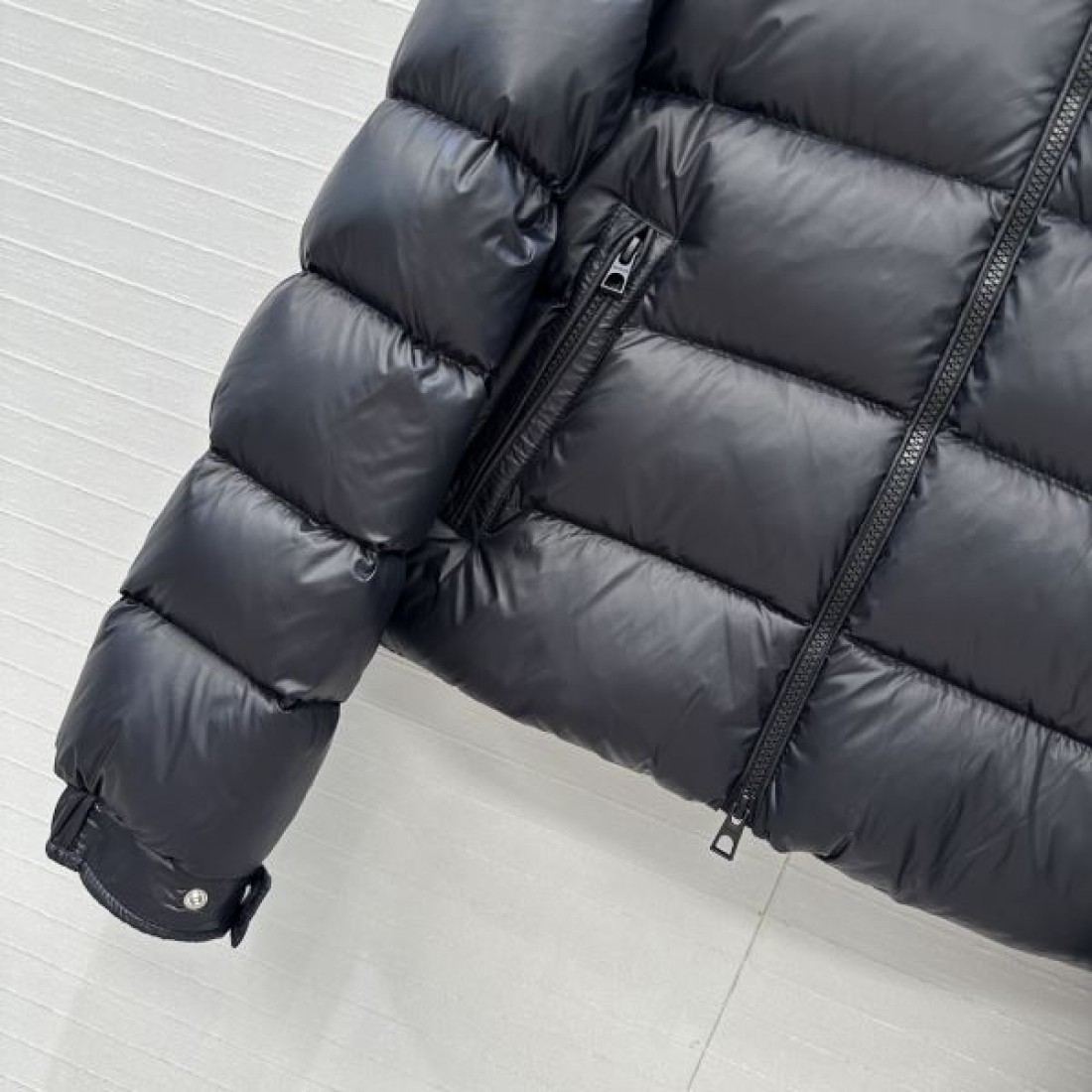 スタイリッシュ 高品質 暖かい モンクレール MONCLER コピー ダウンジャケット 限定デザイン