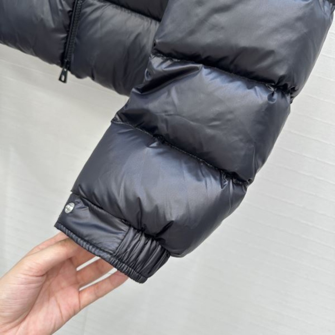 スタイリッシュ 高品質 暖かい モンクレール MONCLER コピー ダウンジャケット 限定デザイン