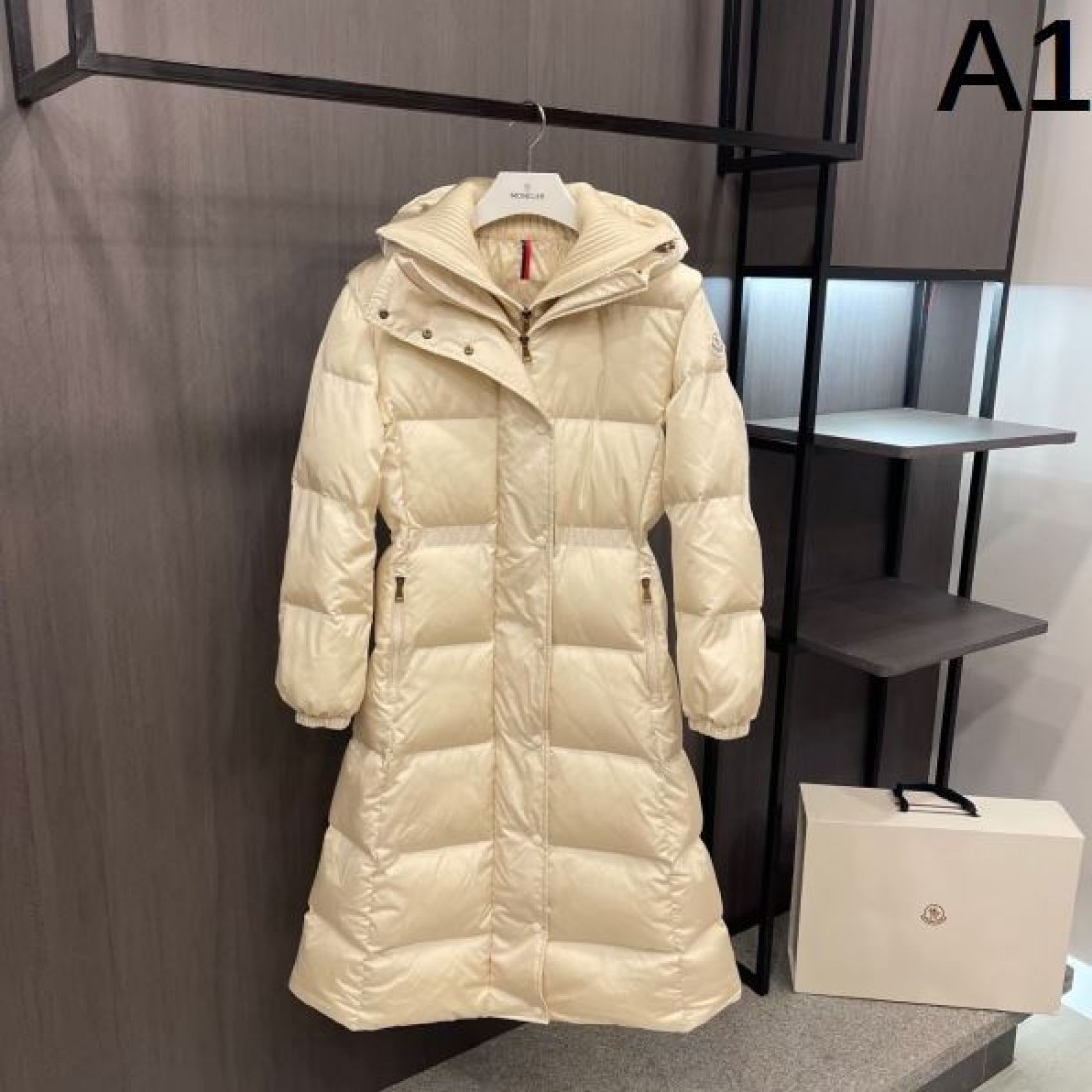 高級感 保温性抜群 エレガント モンクレール MONCLER コピー ダウンジャケット 最新モデル