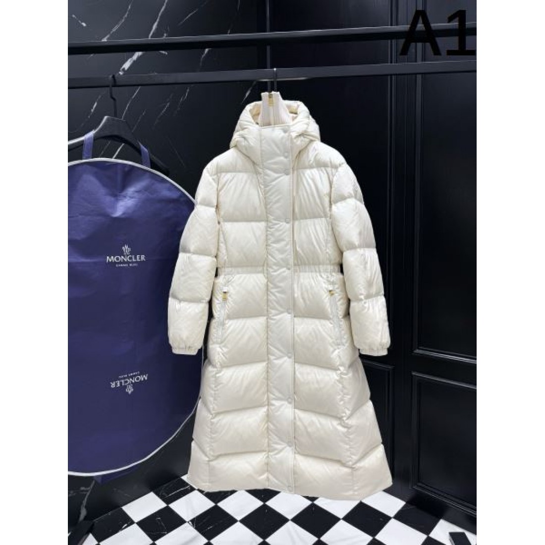 光沢感 高耐久 エレガント モンクレール MONCLER コピー ダウンジャケット 人気モデル