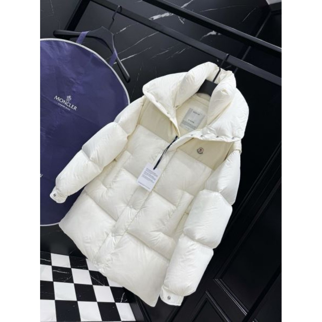 機能的 シンプル 大人向け モンクレール MONCLER コピー ダウンジャケット 限定モデル