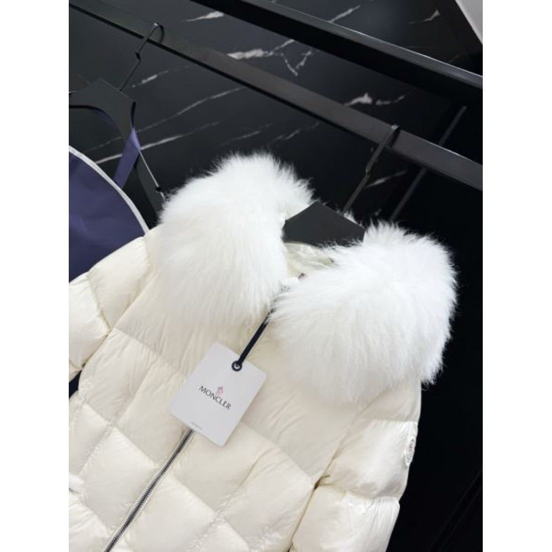 洗練 クラシック アイコニック モンクレール MONCLERコピー  ダウンジャケット 正規風