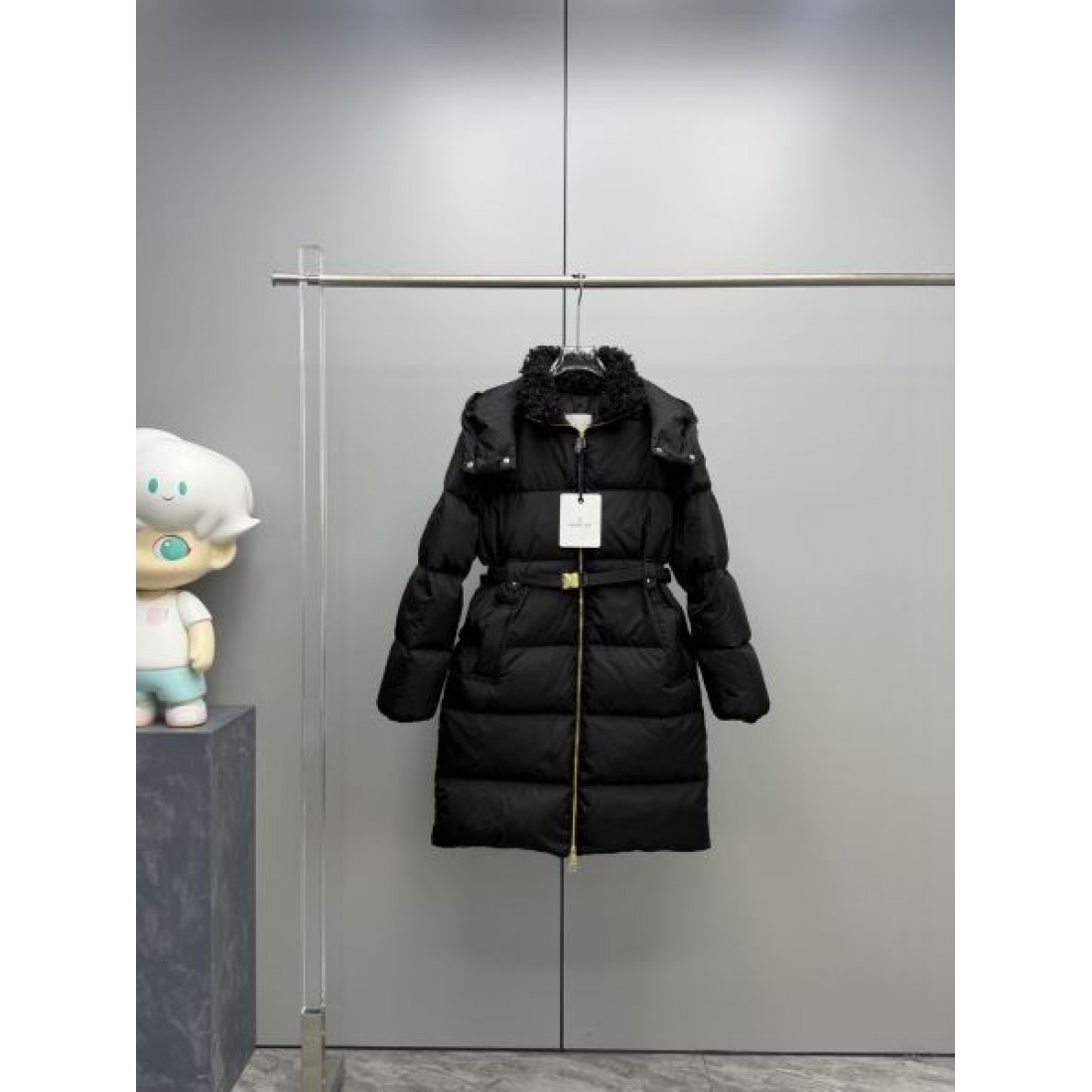 上品 圧倒的 人気急上昇 モンクレール MONCLER コピー ダウンジャケット 最新型
