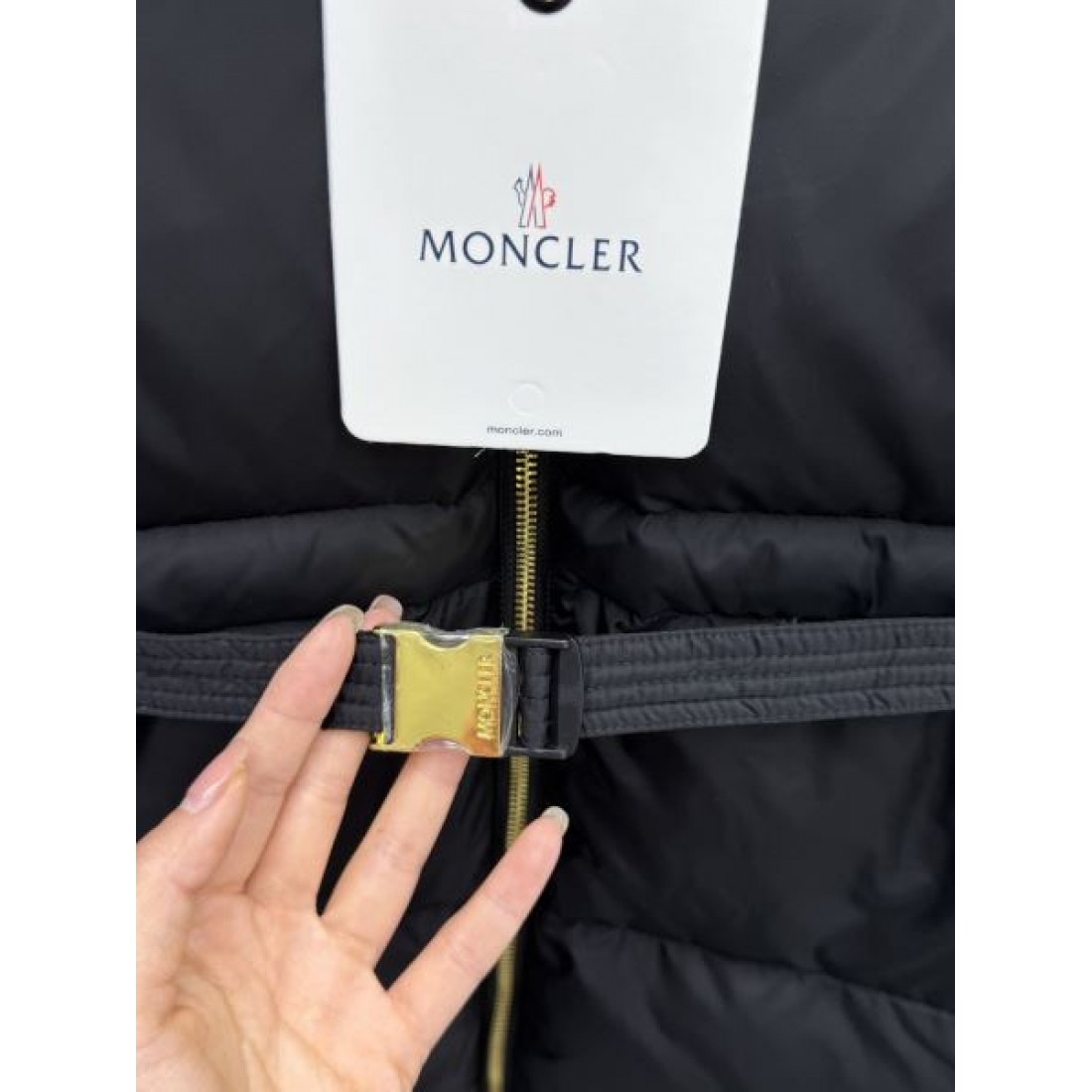 上品 圧倒的 人気急上昇 モンクレール MONCLER コピー ダウンジャケット 最新型