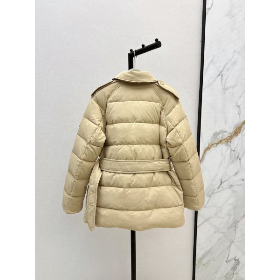 上質 クラシック バーバリー BURBERRY コピー ダウンジャケット 洗練 モダン