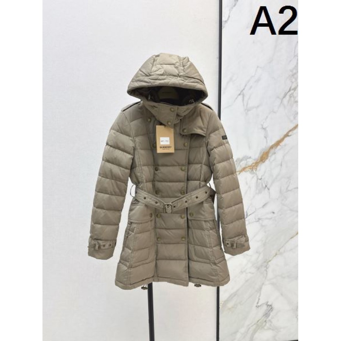 エレガント バーバリー BURBERRY コピー ダウンジャケット 上品 優雅