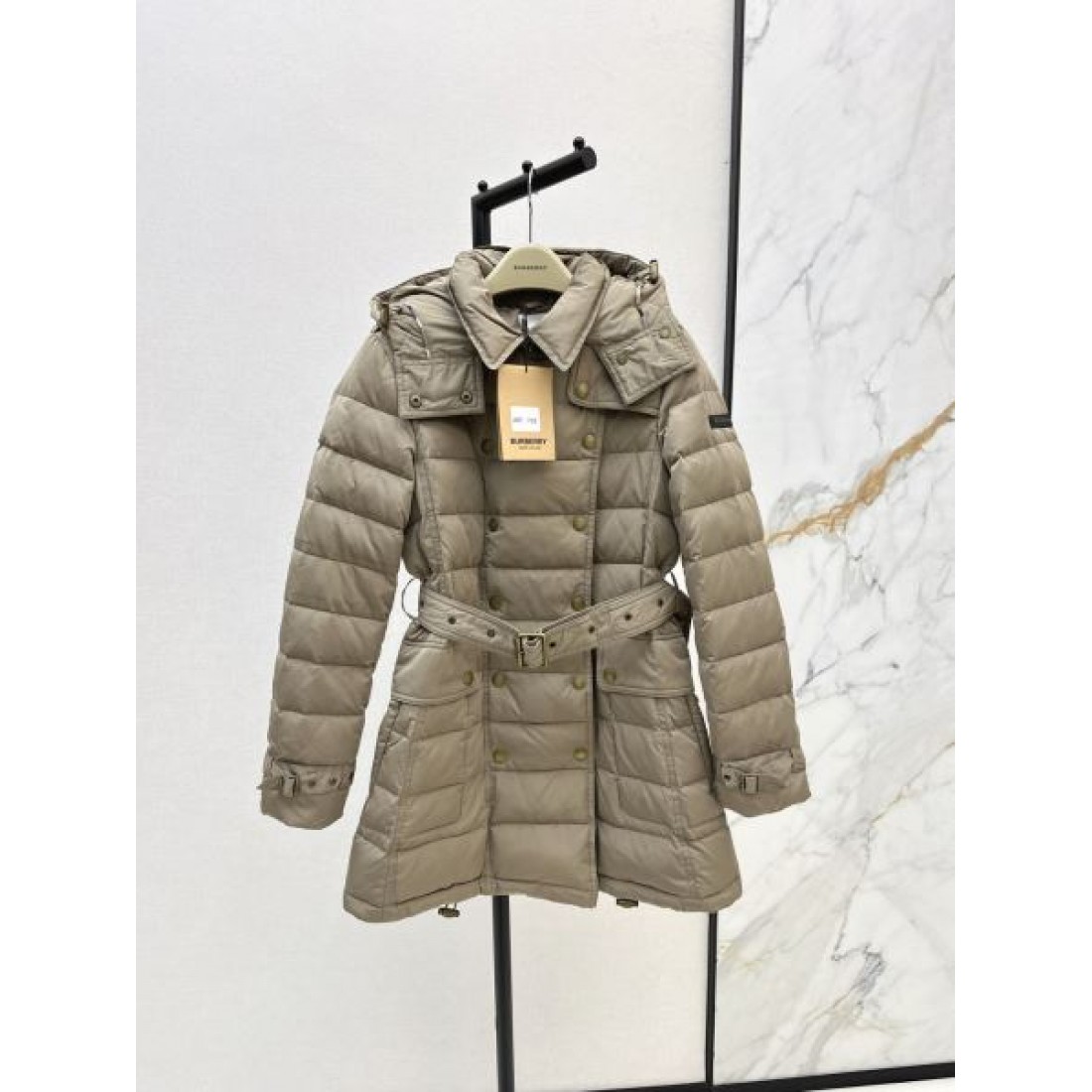 エレガント バーバリー BURBERRY コピー ダウンジャケット 上品 優雅