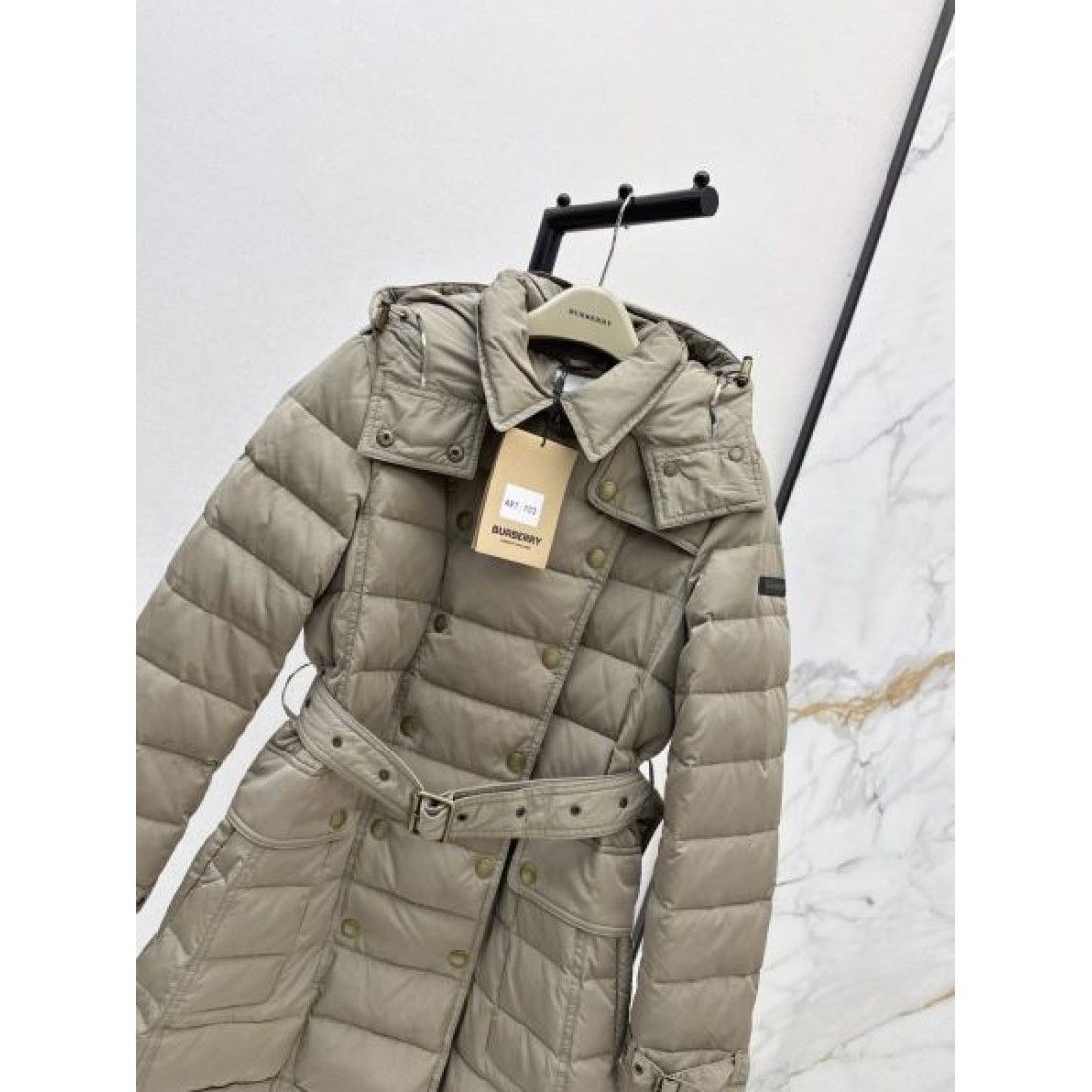 エレガント バーバリー BURBERRY コピー ダウンジャケット 上品 優雅