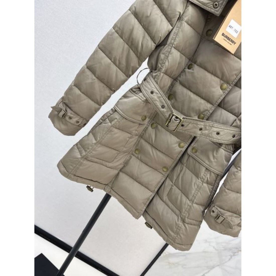 エレガント バーバリー BURBERRY コピー ダウンジャケット 上品 優雅