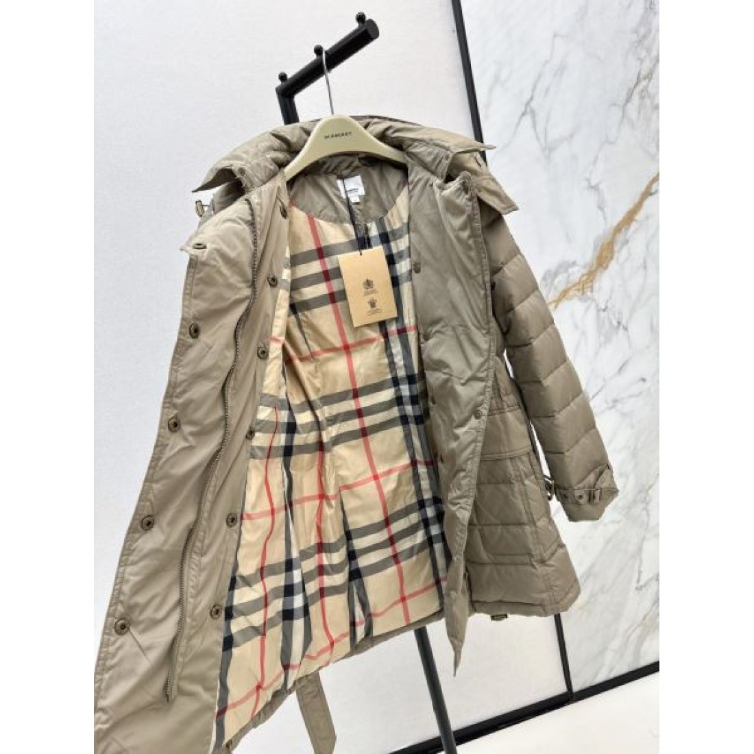 エレガント バーバリー BURBERRY コピー ダウンジャケット 上品 優雅