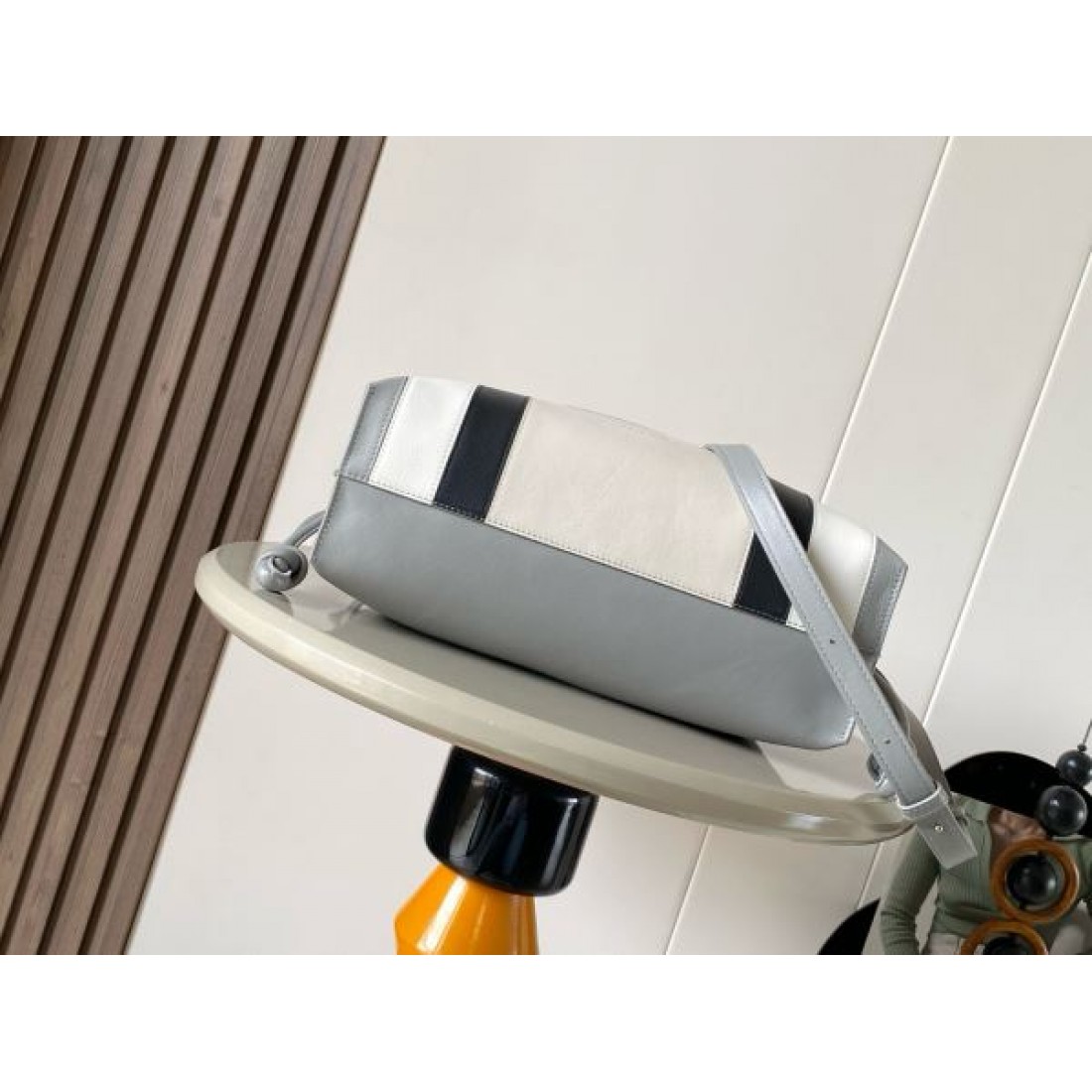 柔らか エレガント ロエベ LOEWE コピー トートバッグ 上品 シンプル