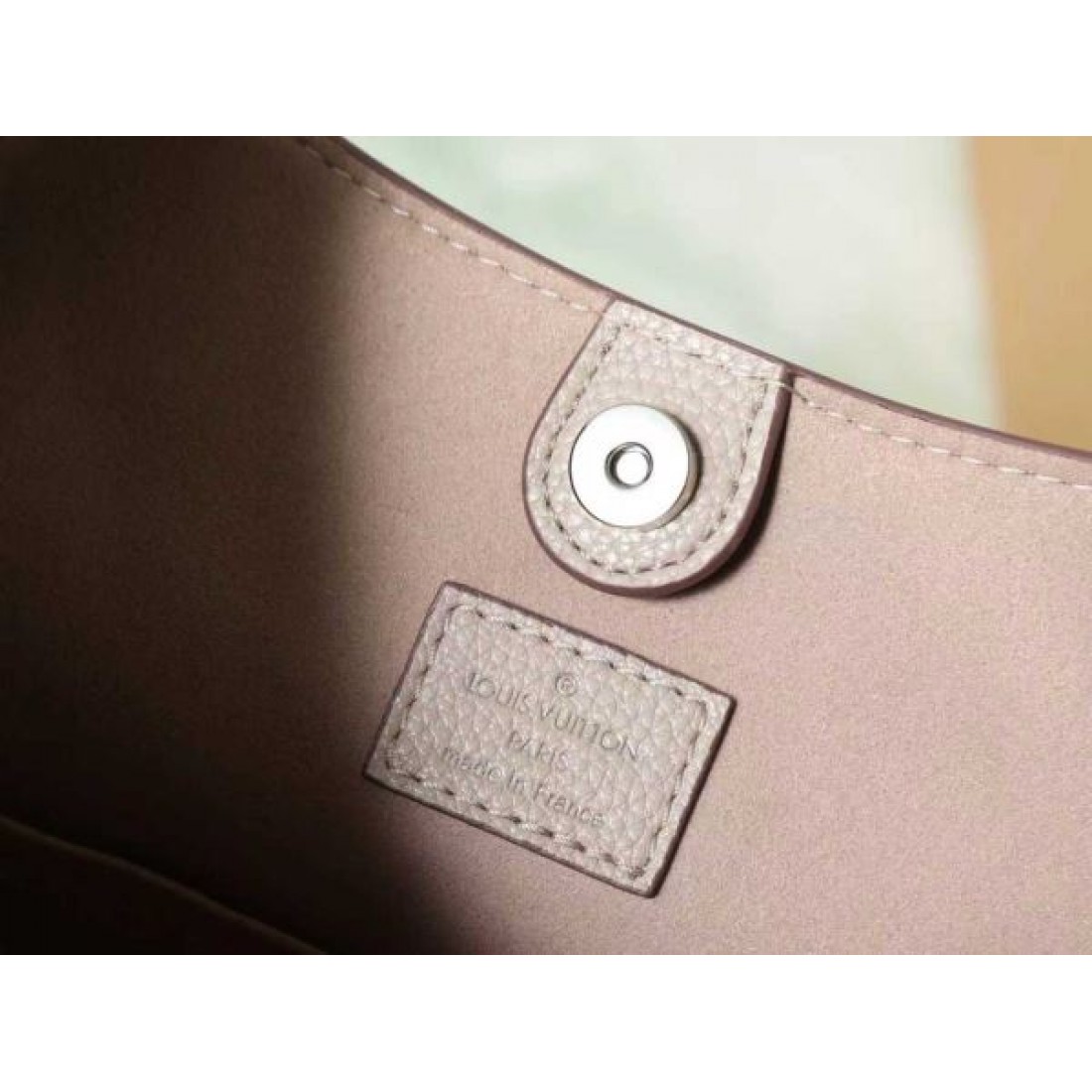 きれいめで 大人っぽい ルイヴィトン LOUIS VUITTON コピー トートバッグ 上質な 