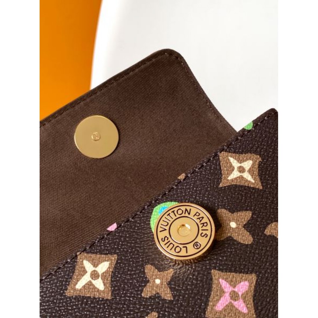 モダンで 洗練された ルイヴィトン LOUIS VUITTON コピー トートバッグ スタイリッシュな