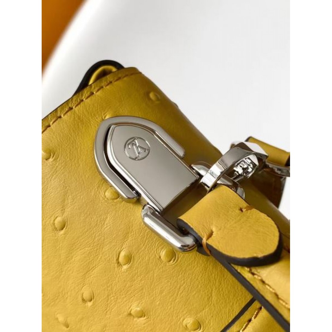 クラシックで 格調高い ルイヴィトン LOUIS VUITTON コピー トートバッグ 重厚感のある