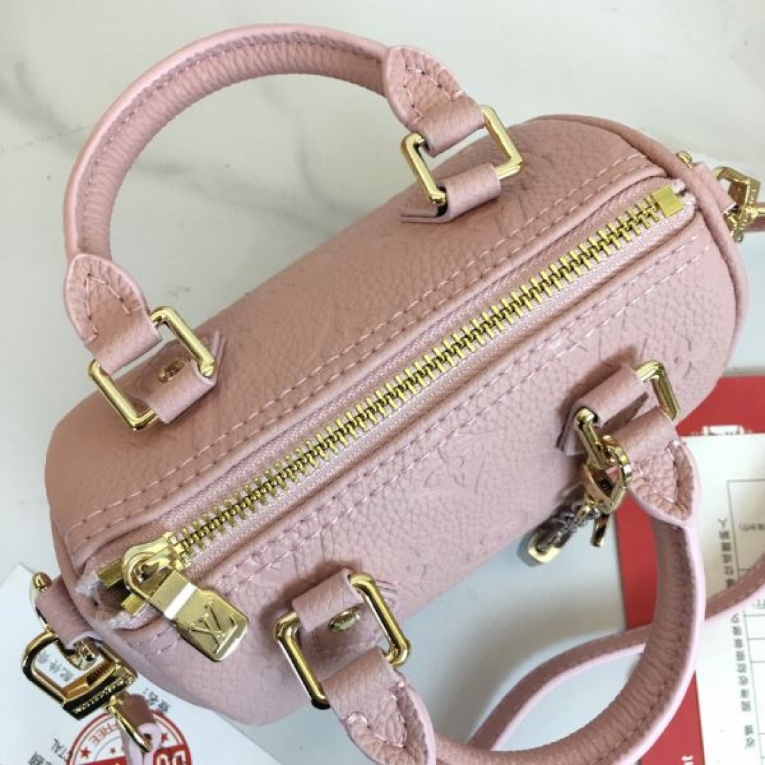 シンプルで 洗練された ルイヴィトン LOUIS VUITTON コピー トートバッグ スタイリッシュな