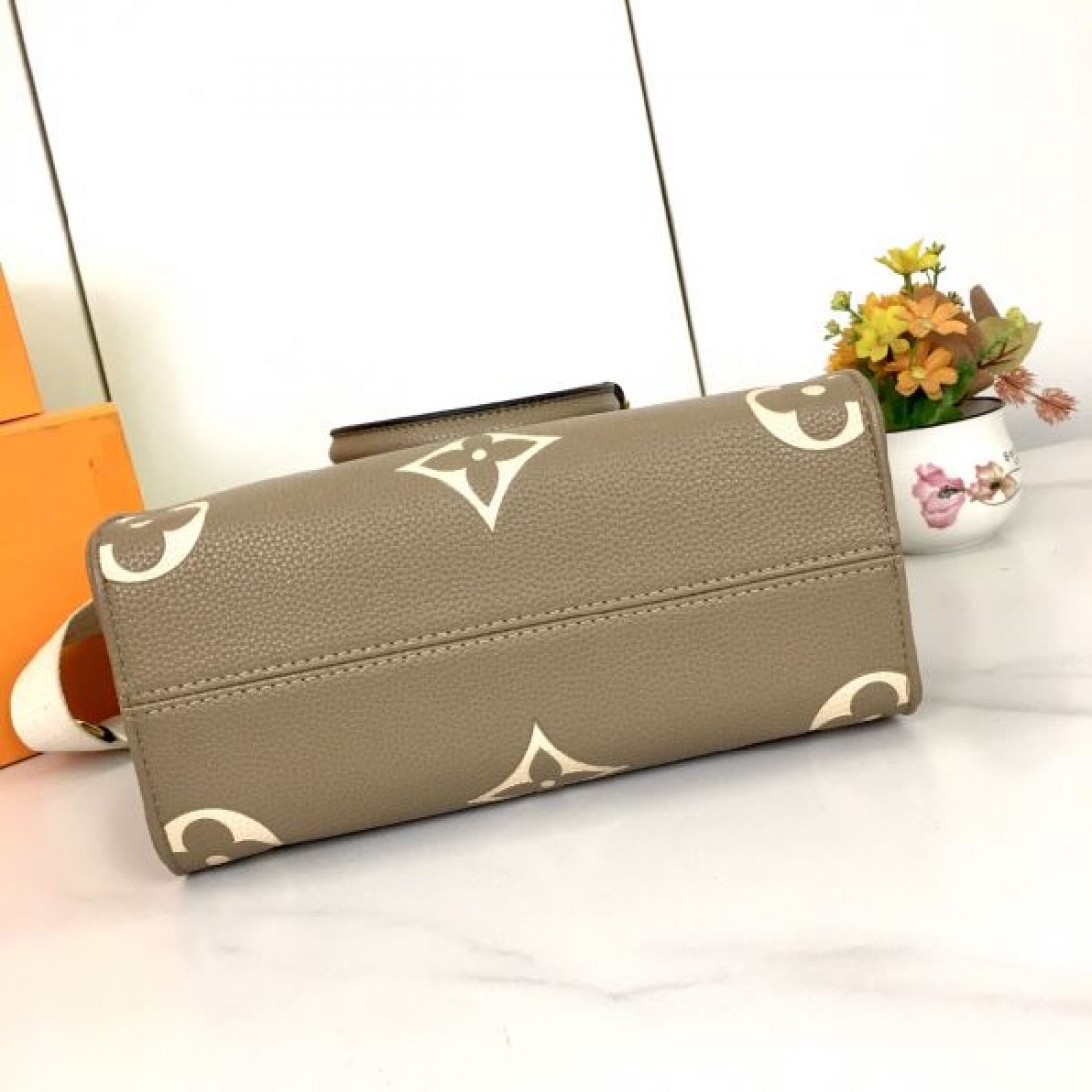 大人っぽい 落ち着いた ルイヴィトン LOUIS VUITTON コピー トートバッグ 端正な