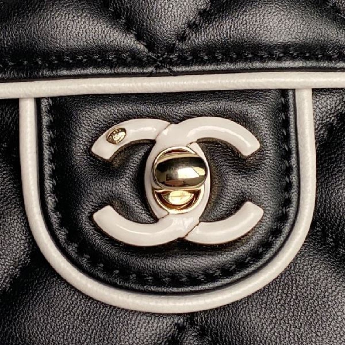 高級感のある 落ち着いた シャネル CHANEL コピー ショルダーバッグ 大人っぽい