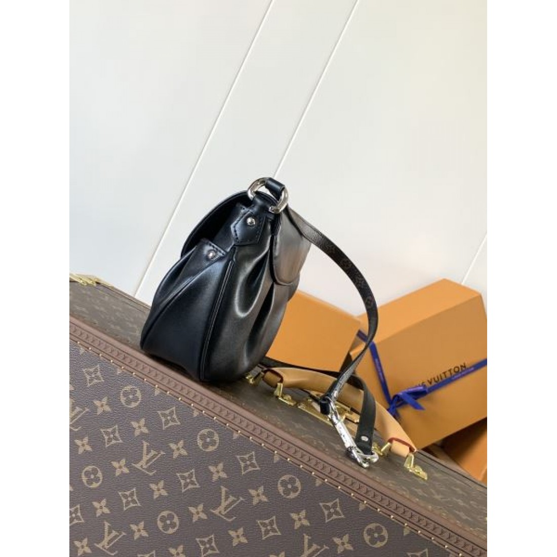 繊細 シック 重厚 ルイヴィトン LOUIS VUITTON コピー ショルダーバッグ 落ち着いた