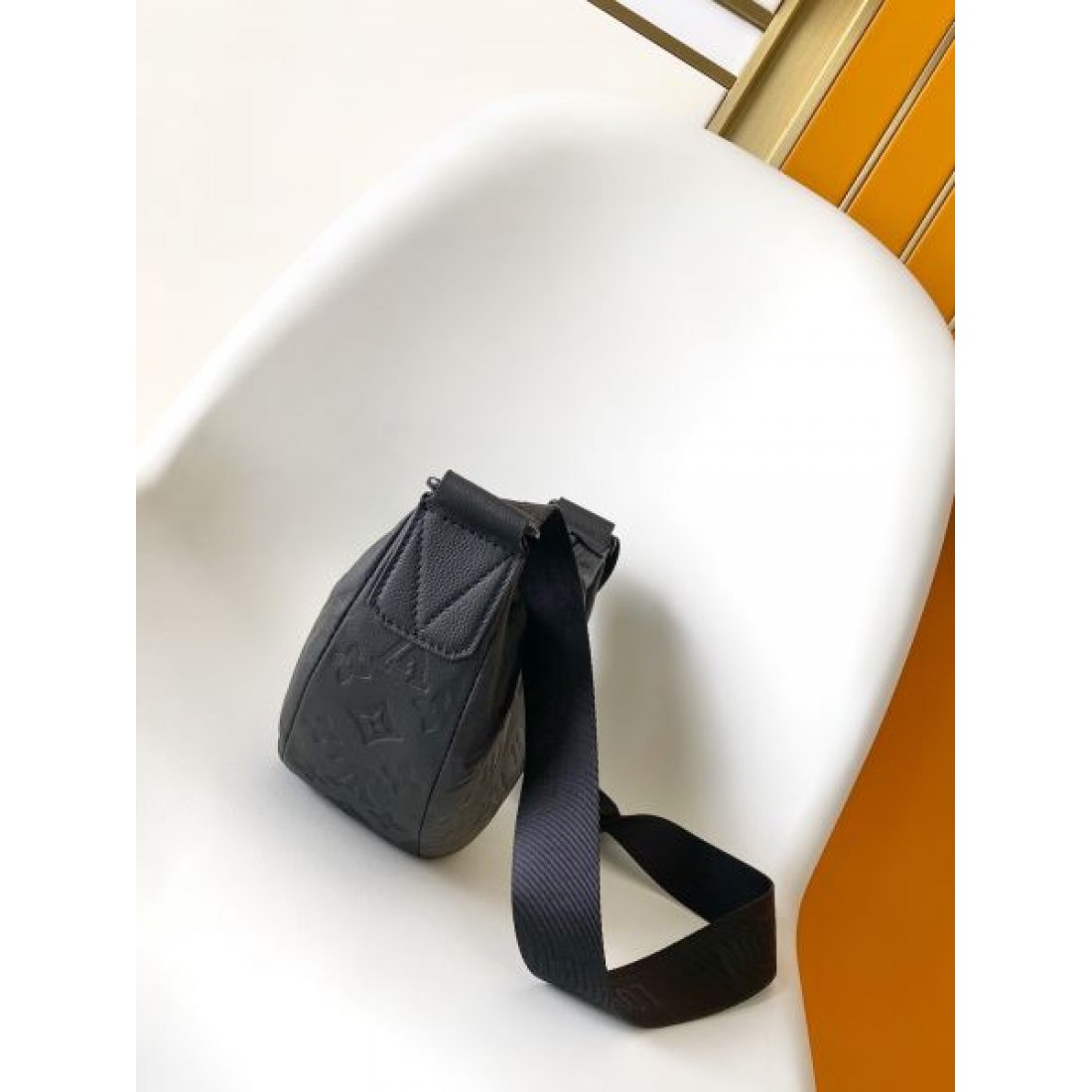 ラグジュアリー 洗練 ルイヴィトン LOUIS VUITTON コピー ショルダーバッグ 上品 モダン