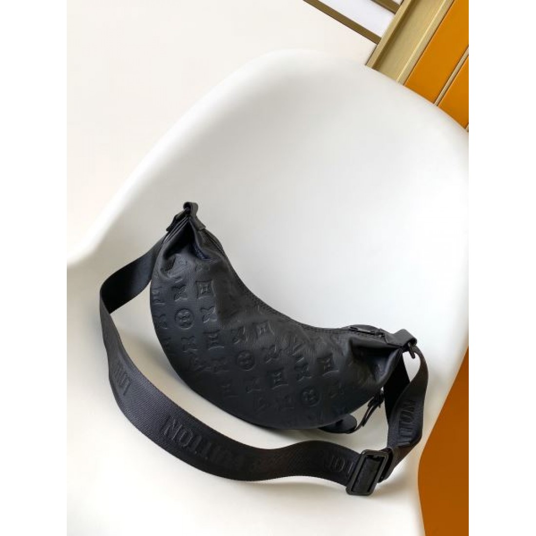 ラグジュアリー 洗練 ルイヴィトン LOUIS VUITTON コピー ショルダーバッグ 上品 モダン