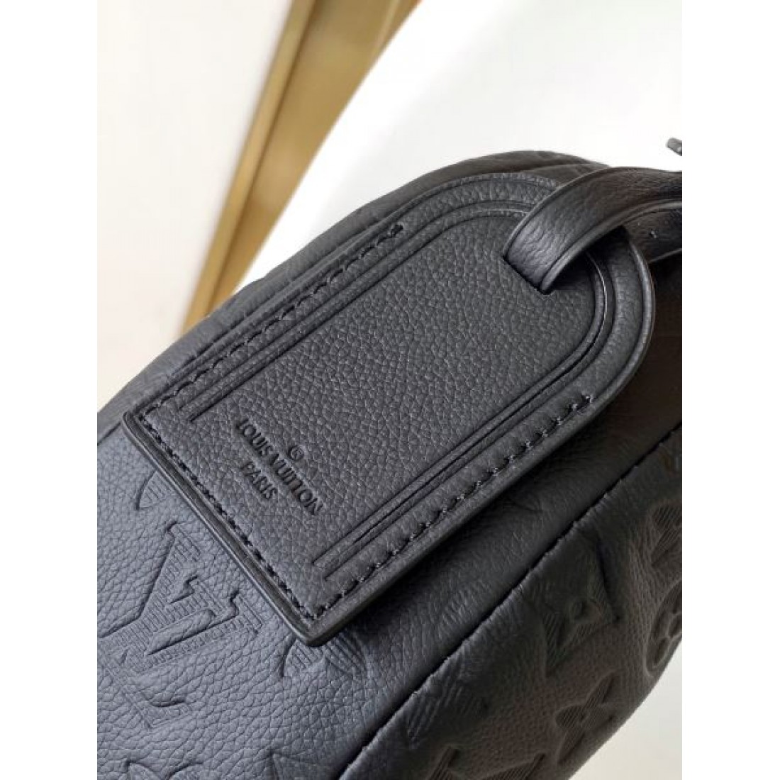 ラグジュアリー 洗練 ルイヴィトン LOUIS VUITTON コピー ショルダーバッグ 上品 モダン