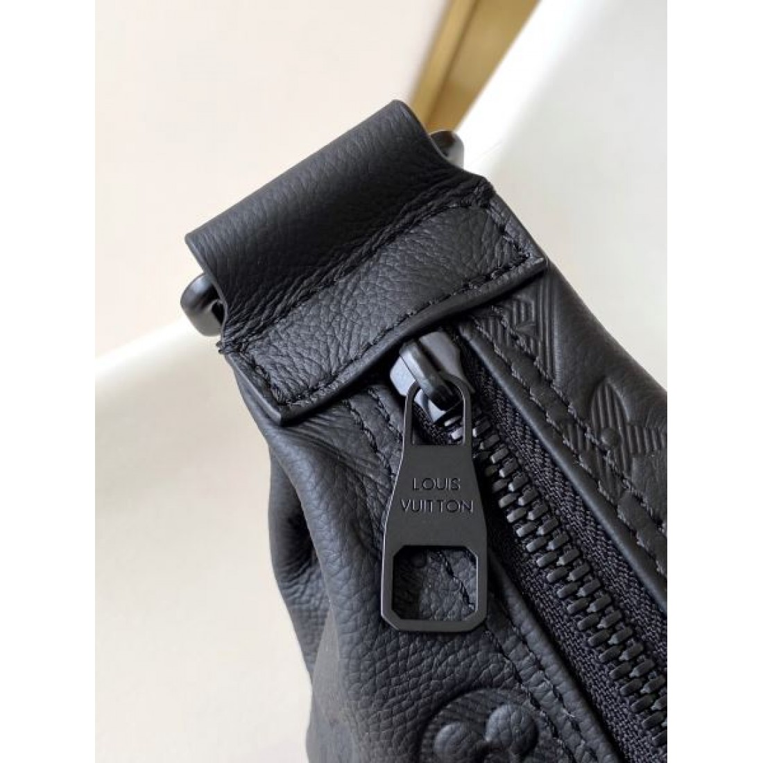 ラグジュアリー 洗練 ルイヴィトン LOUIS VUITTON コピー ショルダーバッグ 上品 モダン