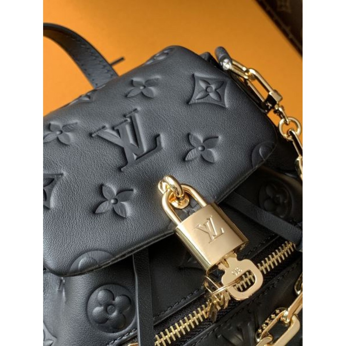 クラシック モダン ルイヴィトン LOUIS VUITTON コピー バックパック 高級感 エレガント