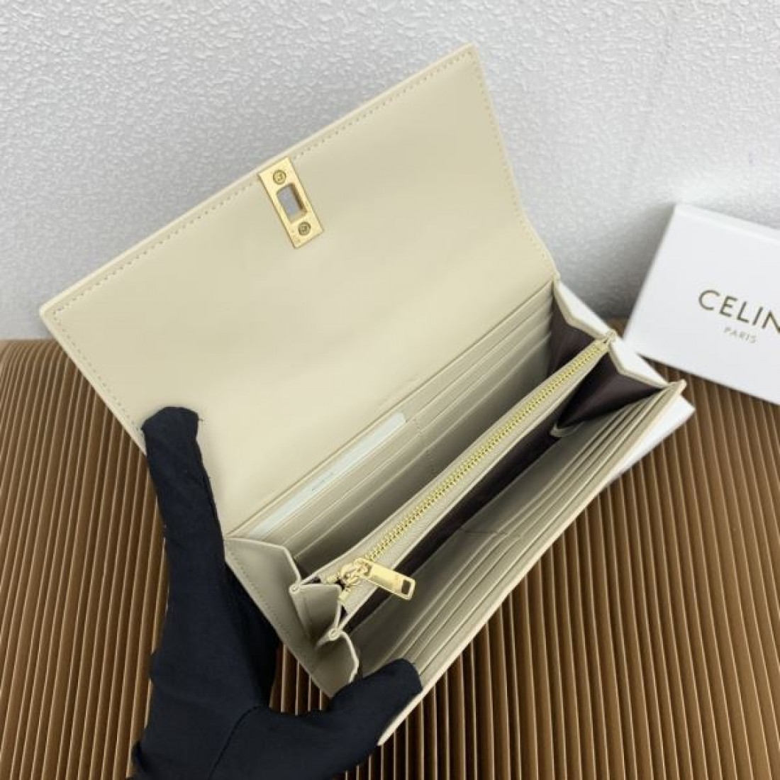 都会的 上質 CELINE セリーヌ コピー 長財布 スマート 高級感