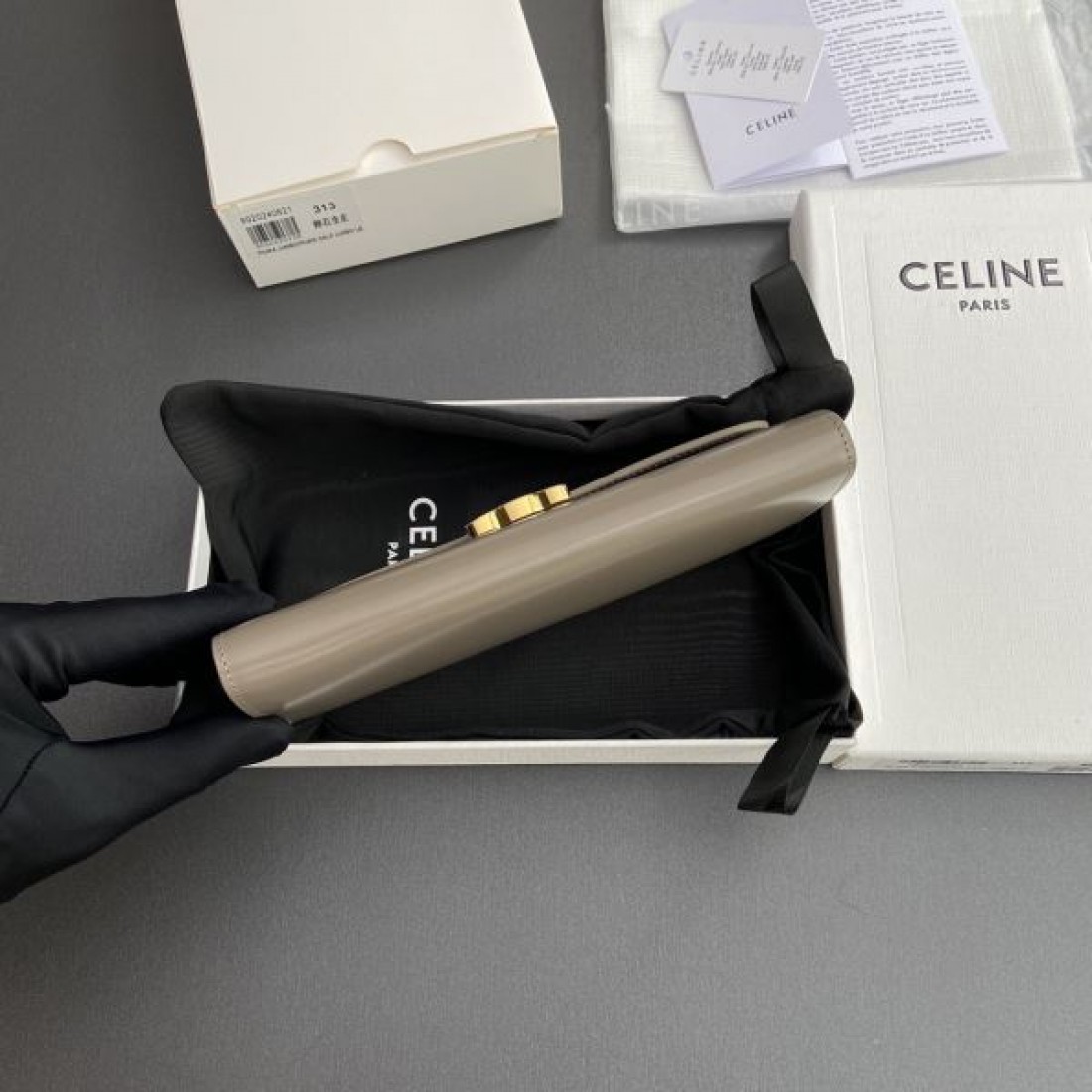  洗練 ミニマル CELINE セリーヌ コピー 長財布 知的 落ち着いた
