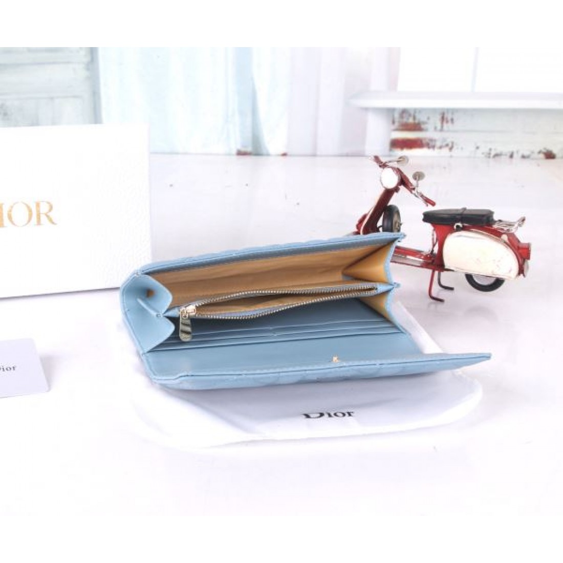 スタイリッシュ 高品質 DIOR ディオール コピー 長財布 洗練された 印象