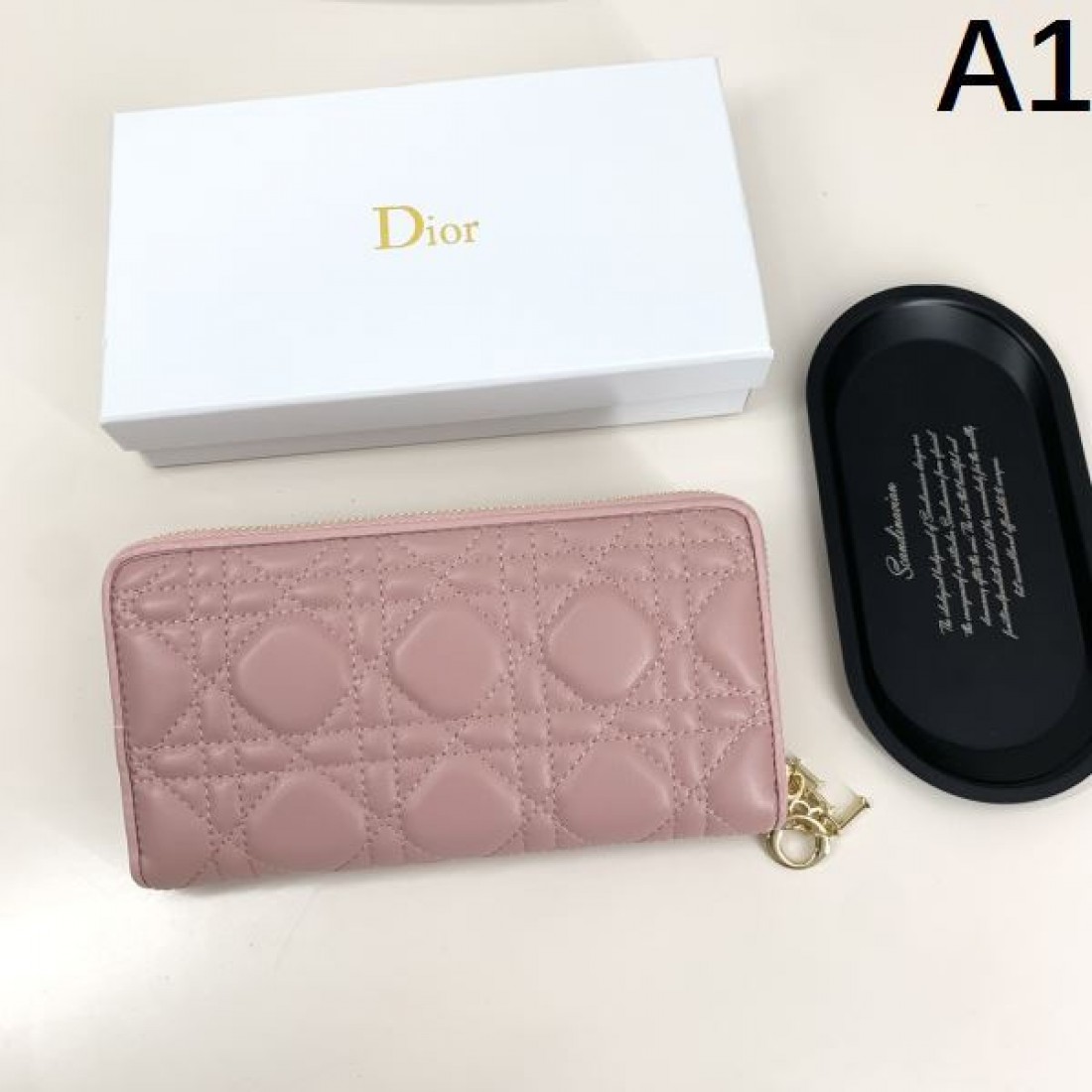 ラグジュアリー モダン DIOR ディオール コピー 長財布 大人っぽい 落ち着き