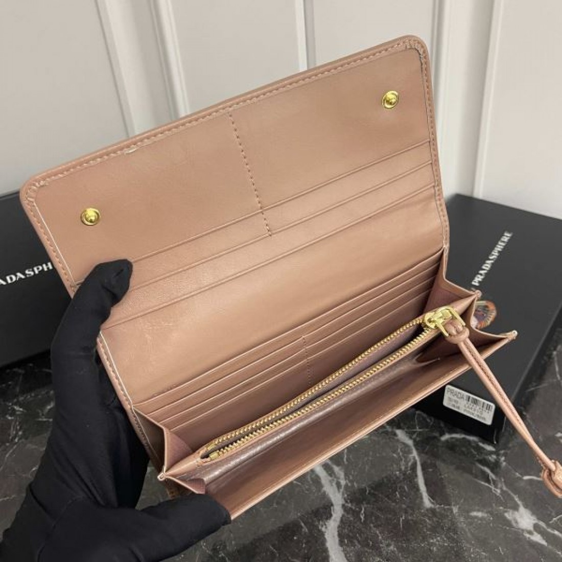  ラグジュアリー 洗練 PRADA プラダ スーパーコピー 長財布 上質 クラシック