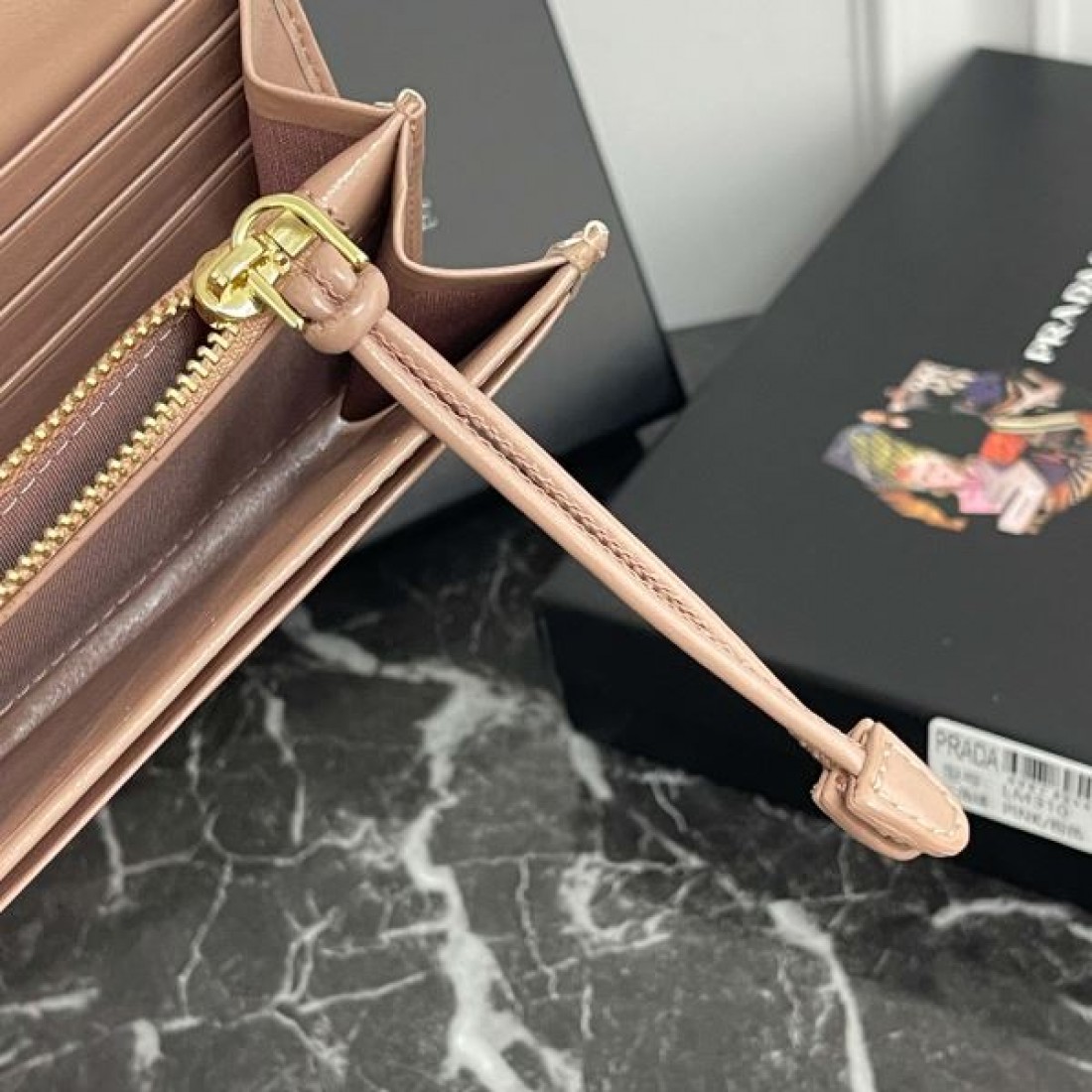  ラグジュアリー 洗練 PRADA プラダ スーパーコピー 長財布 上質 クラシック