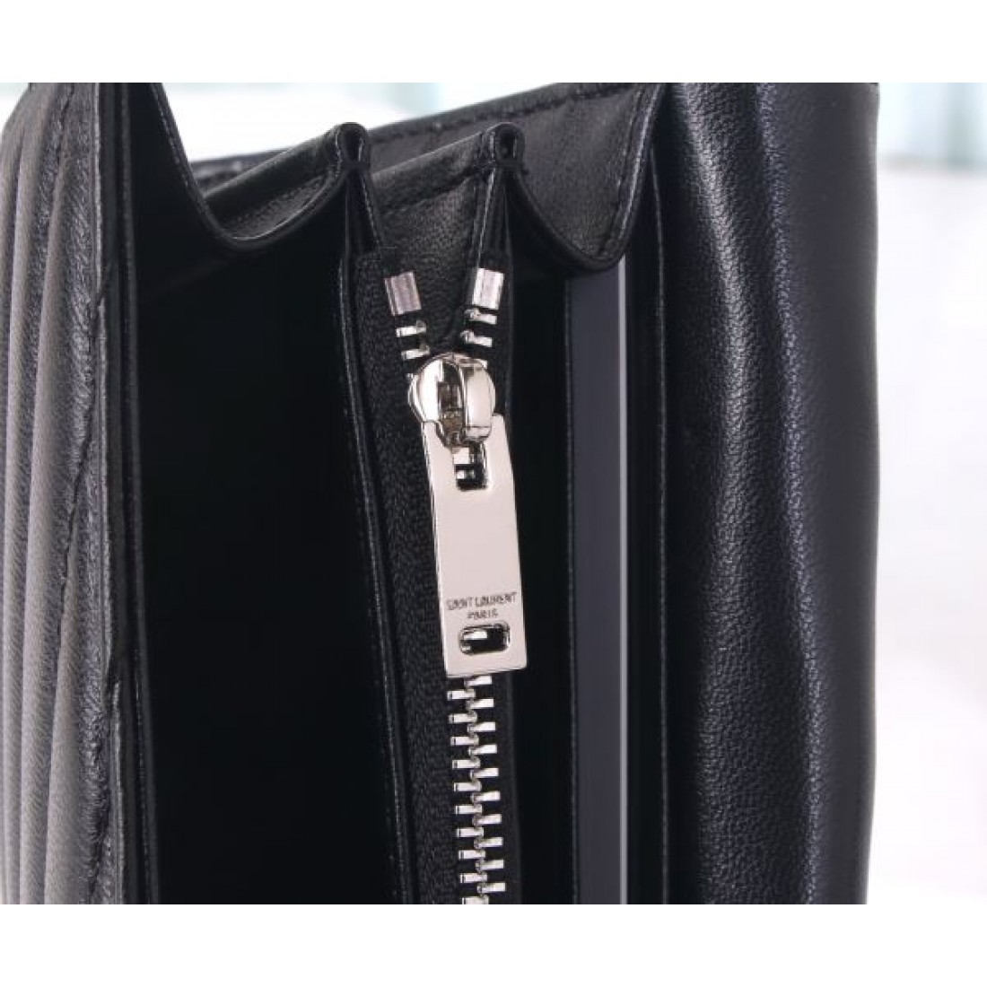 エレガント 大人向け YSL イヴ サンローランスーパーコピー 長財布 洗練 上質