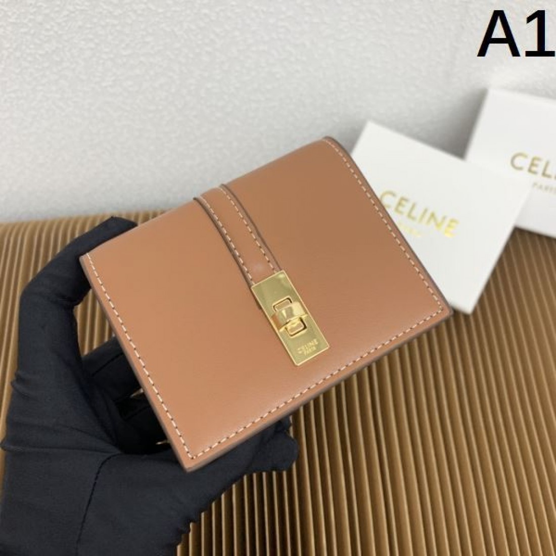 落ち着いた 高級感 CELINE セリーヌ スーパーコピー 財布 シンプル 上質