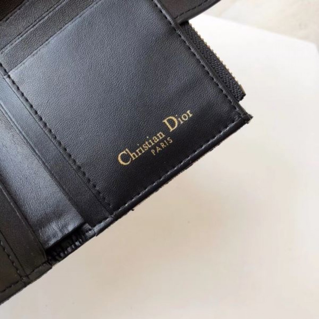 洗練 クラシック DIOR ディオール スーパーコピー 財布 エレガント 高品質