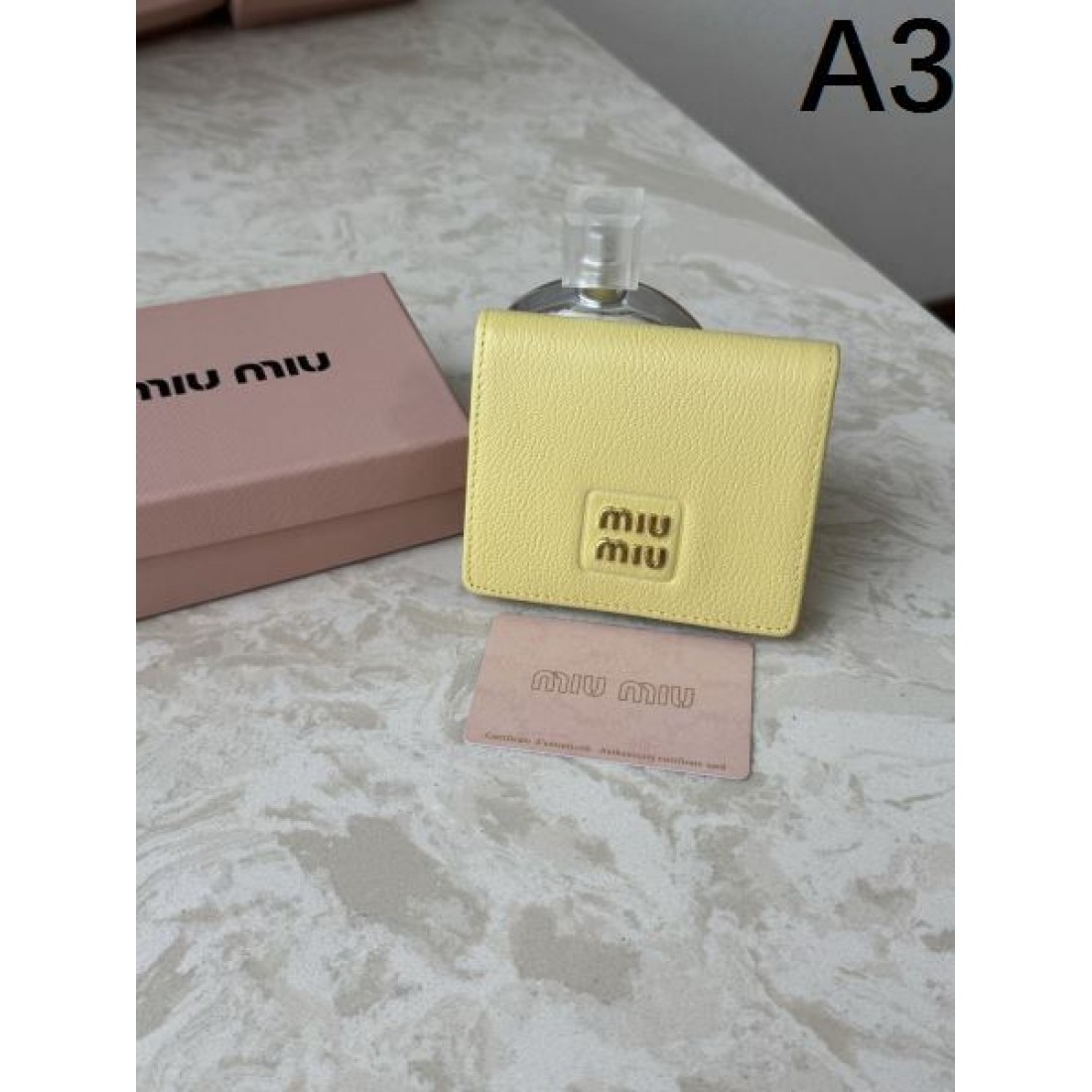 可愛い 上品 MIU MIU ミュウミュウ コピー 財布 エレガント 洗練