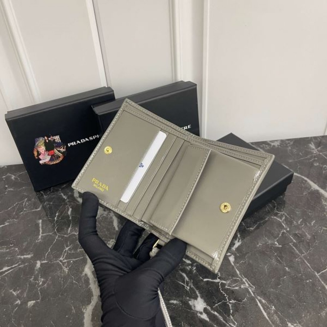 高級感 洗練 PRADA プラダ コピー 財布 モダン シンプル