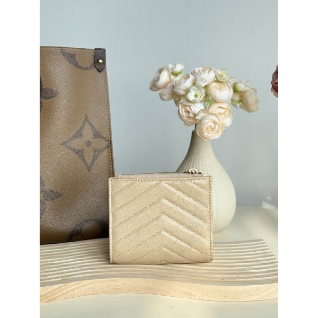 ラグジュアリー 上品 YSL イヴサンローラン コピー 財布 洗練 高級感